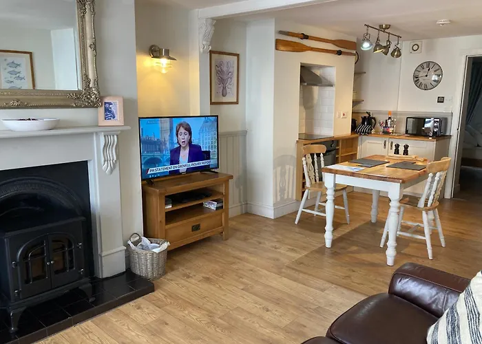 Beautiful Seaside One Bedroom Apartment